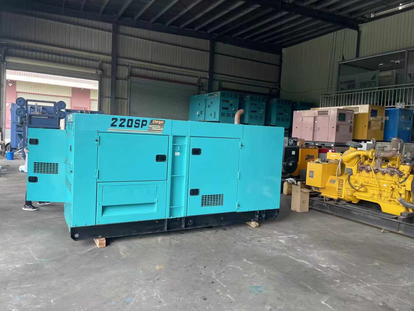 蔡甸800kW 柴油发电机的输出电流波动范围是多少？