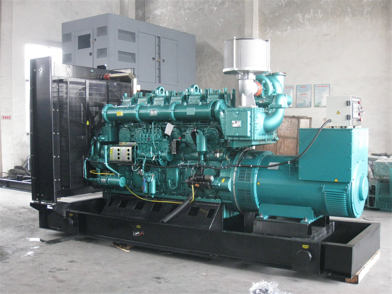 蔡甸200KW 柴油发电机的油耗是多少？