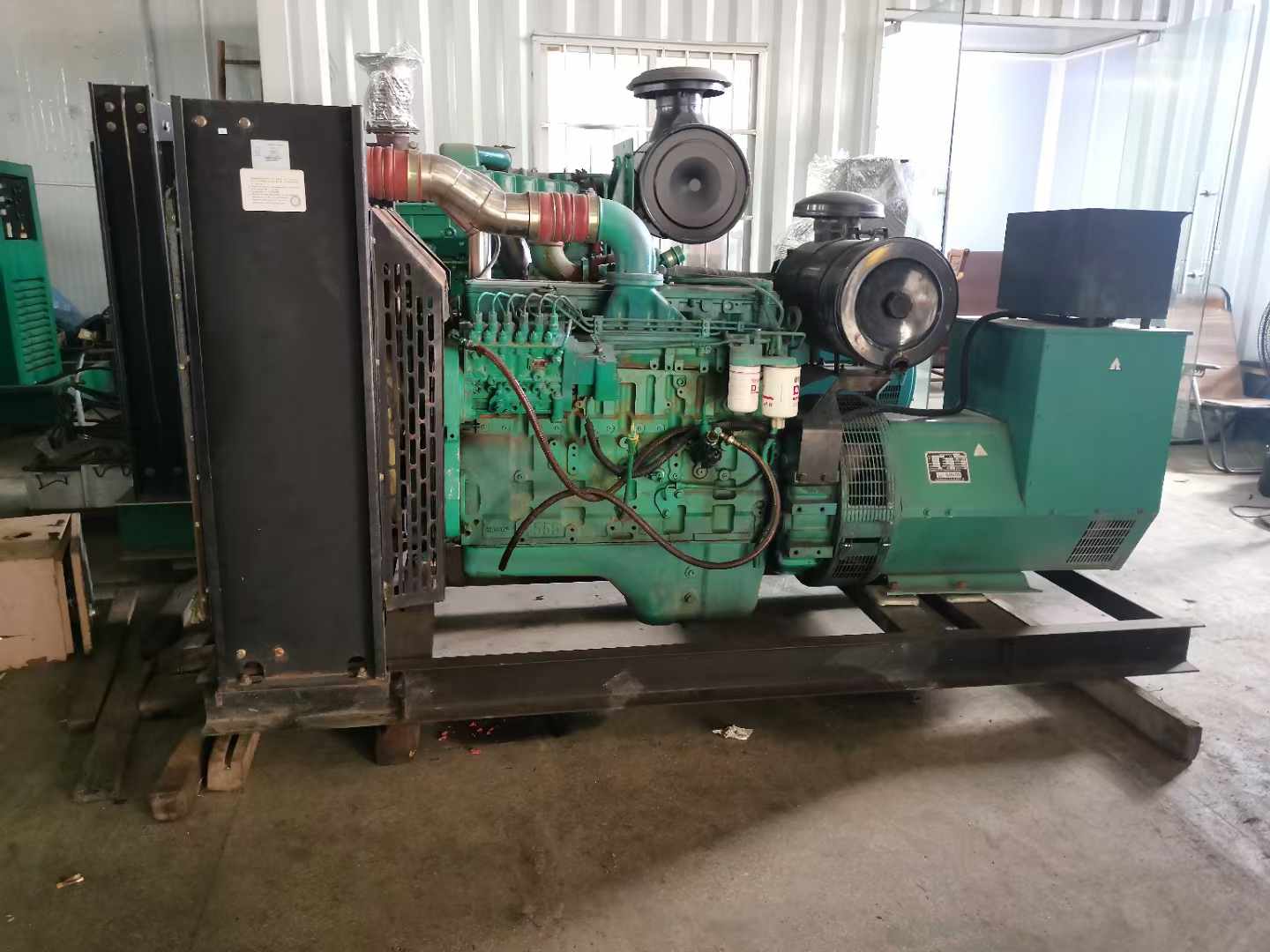 蔡甸发电机租赁如何确定电缆的承载电流是否在安全范围内？