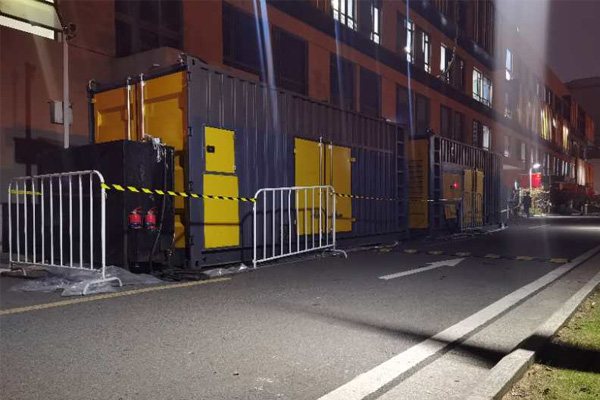 蔡甸柴油发电机组的输出电压是如何调节的？